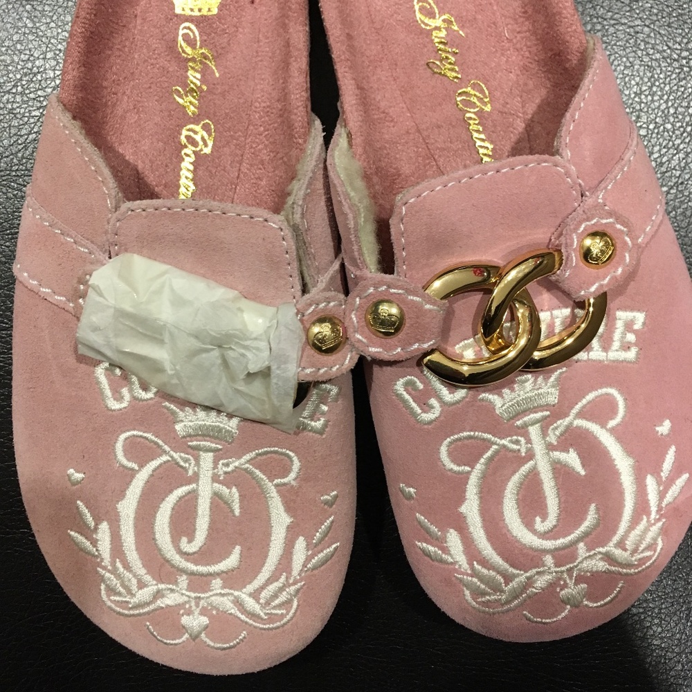 Juicy Couture Girls NWT Vintage Pink Suede Slider Shoes w Gold Metal Trim Size 1